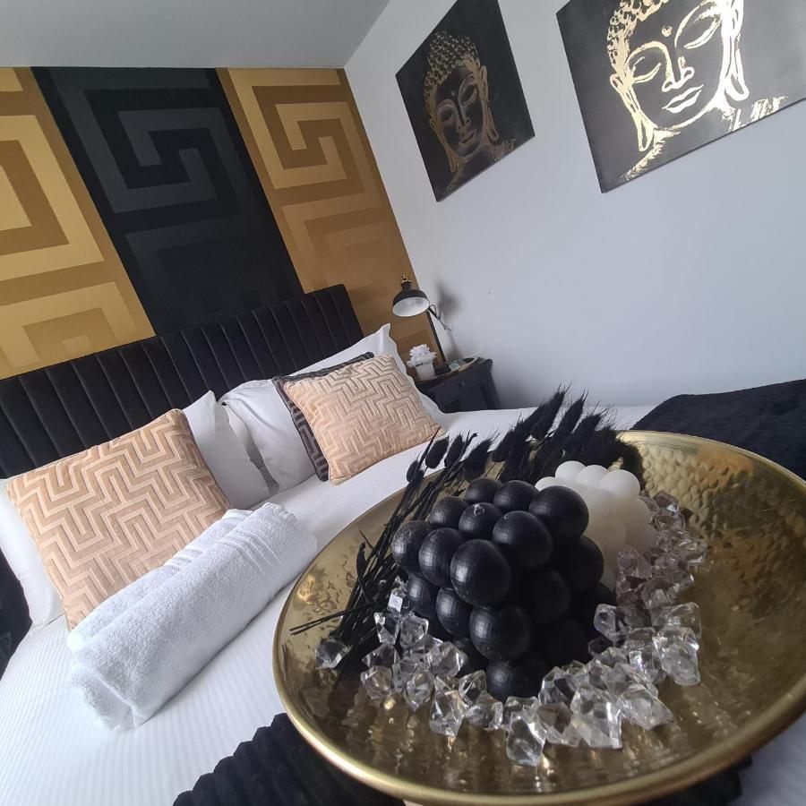 Luxury 9Ine Penthouse With Garden & Jacuzzi Appartement Birmingham Buitenkant foto