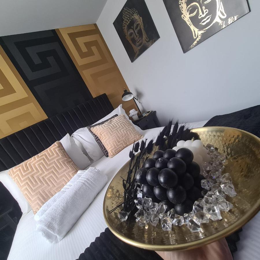 Luxury 9Ine Penthouse With Garden & Jacuzzi Appartement Birmingham Buitenkant foto